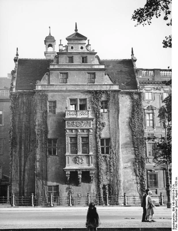 Historische Referenz · Apothekenflügel (vor 1929)